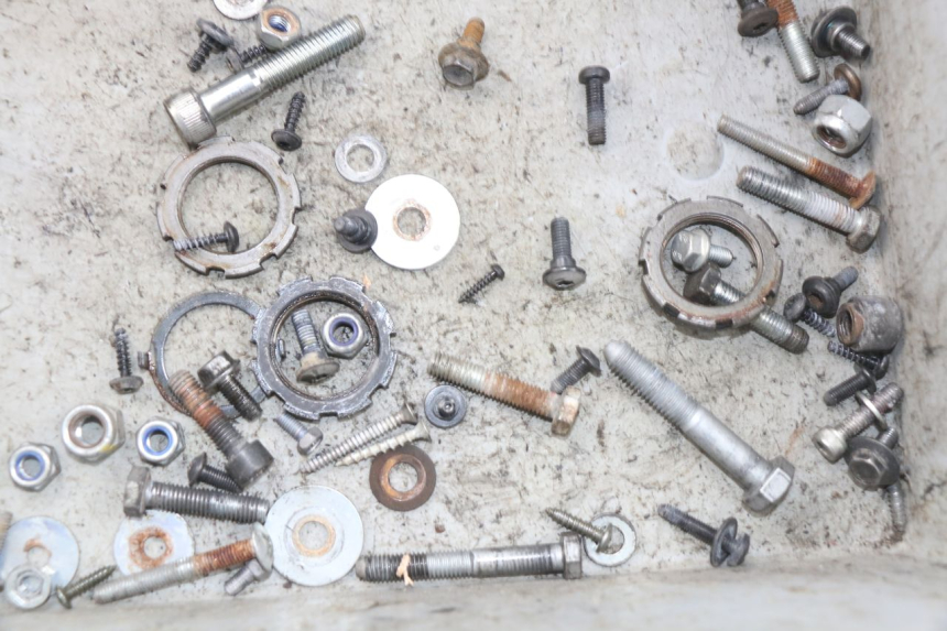 photo de SCREW FASTENER BAG PEUGEOT LUDIX 50 (2008 - 2017) - Alternative perspective