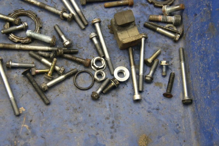 photo de SCREW FASTENER BAG PEUGEOT LUDIX 50 (2008 - 2017) - Zoom on usage condition