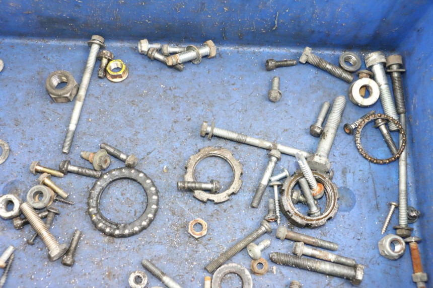 photo de SCREW FASTENER BAG PEUGEOT LUDIX 50 (2008 - 2017) - Zoom on usage condition