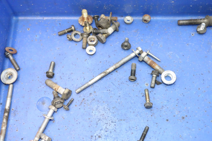 photo de SCREW FASTENER BAG PEUGEOT LUDIX 50 (2005 - 2007) - Zoom on usage condition