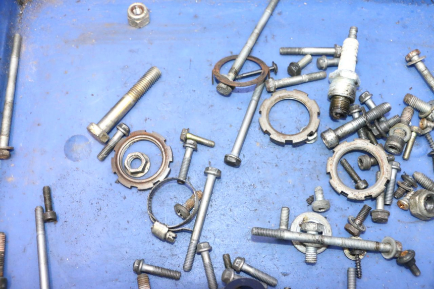 photo de SCREWS BAG PEUGEOT LUDIX ONE 50 (2004 - 2006) - Zoom on usage condition
