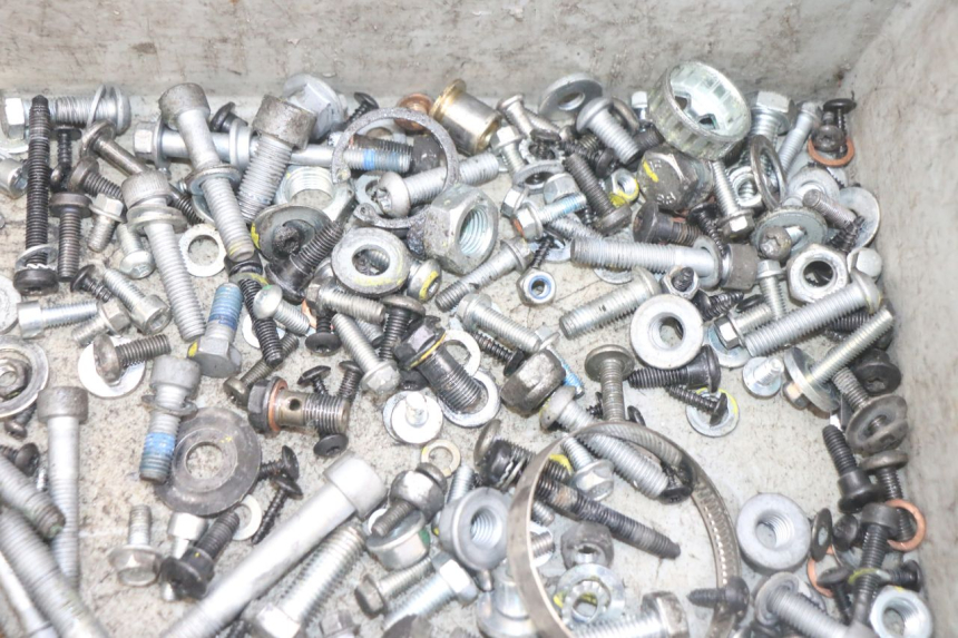 photo de SCREWS BAG PIAGGIO MP3 HPE 300 (2019 - 2026) - Product overview