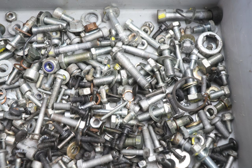 photo de SCREW FASTENER BAG PIAGGIO MP3 LT 400 (2007 - 2012) - Zoom on usage condition