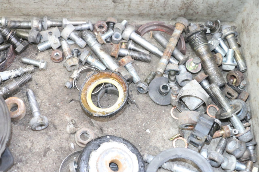 photo de SCREW FASTENER BAG HONDA NTV DEAUVILLE 650 (1998 - 2001) - Alternative perspective