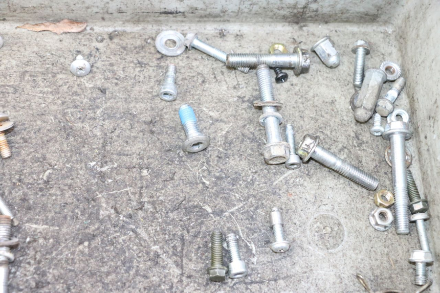 photo de SCREW HARDWARE BAG JM MOTORS OLDIES GT 4T 50 (2018 - 2025) - Alternative perspective