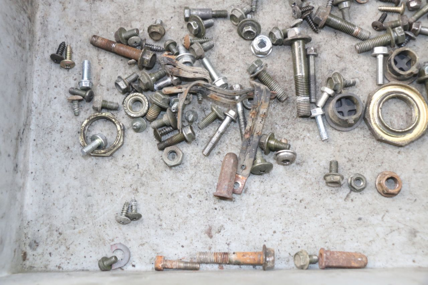 photo de SCREW FASTENER BAG SYM ORBIT 2 4T 50 (2008 - 2017) - Zoom on usage condition