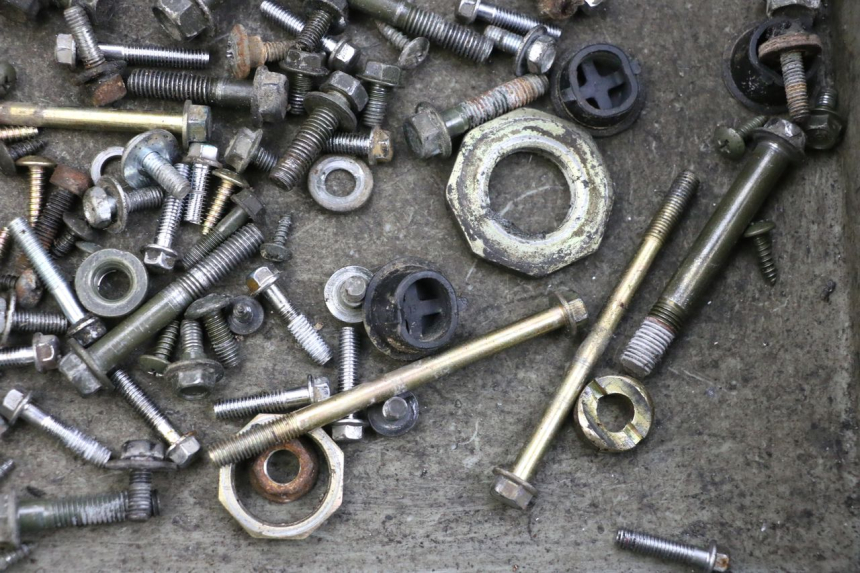 photo de SCREWS BAG SYM ORBIT 2 50 (2008 - 2014) - Technical close-up