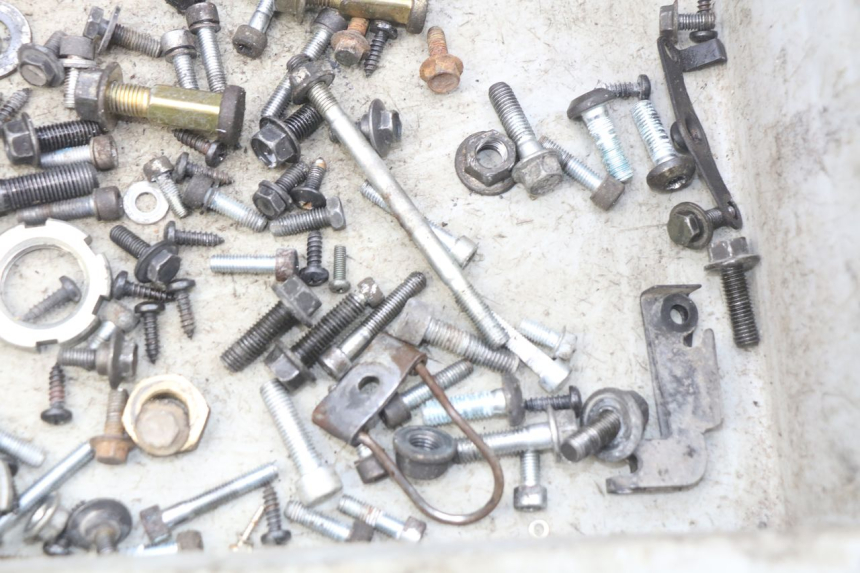 photo de SCREW FASTENER BAG MBK OVETTO 2T 50 (2007 - 2017) - Zoom on usage condition