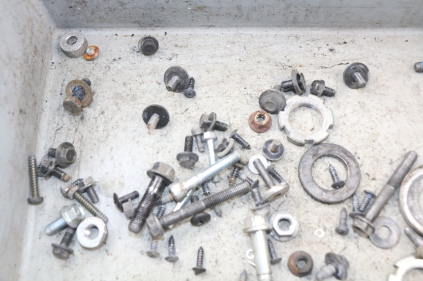 photo de SCREWS BAG MBK OVETTO 4T 50 (2008 - 2016) - Alternative perspective