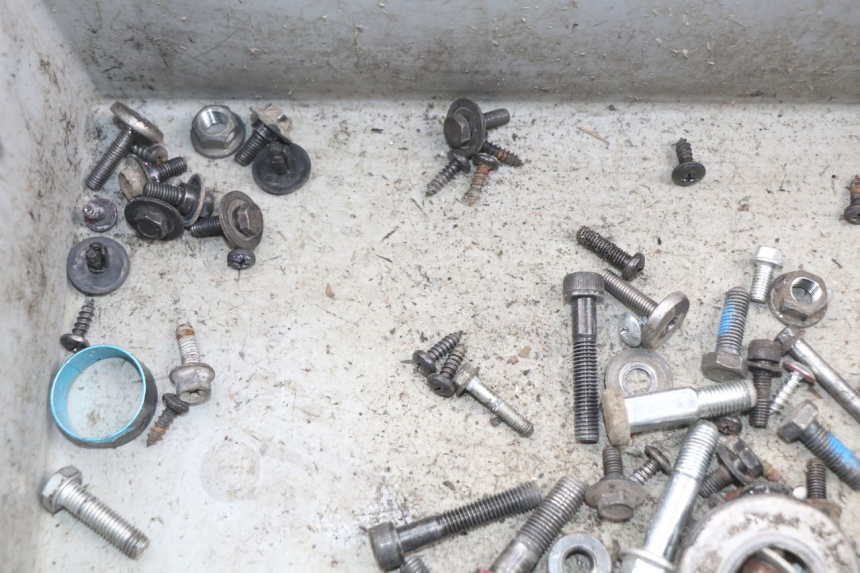 photo de SCREWS BAG MBK OVETTO ONE 2T 50 (2013 - 2017) - Alternative perspective