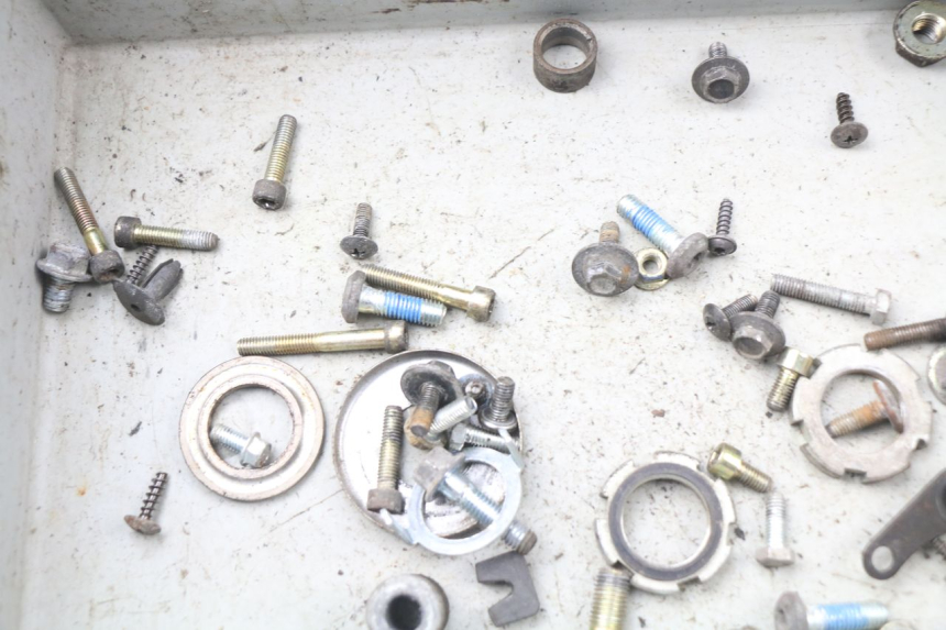 photo de SCREW FASTENER BAG MBK OVETTO 50 (1998 - 2007) - Zoom on usage condition