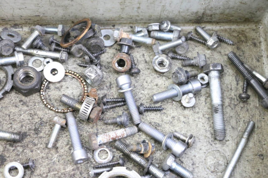 photo de SCREW FASTENER BAG PEUGEOT CITYSTAR 125 (2011 - 2017) - Alternative perspective