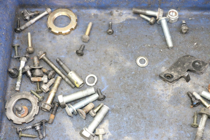 photo de SCREW FASTENER BAG PEUGEOT CITYSTAR 50 (2013 - 2017) - Zoom on usage condition