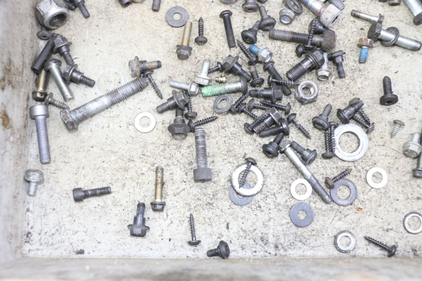 photo de SCREW FASTENER BAG PEUGEOT CITYSTAR 50 (2013 - 2017) - Zoom on usage condition