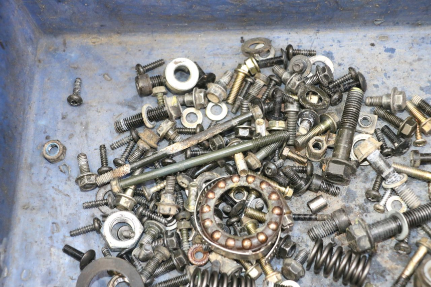 photo de SCREW FASTENER BAG PEUGEOT KISBEE 4T 50 (2018 - 2022) - Zoom on usage condition