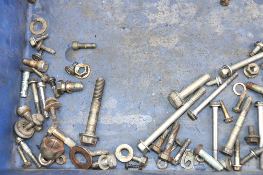 photo de SCREW FASTENER BAG PEUGEOT LUDIX 50 (2005 - 2007) - Zoom on usage condition