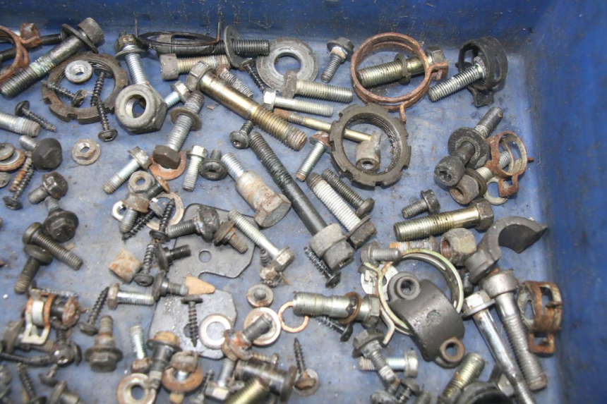 photo de SCREWS BAG PEUGEOT SATELIS COMPRESSOR K15 125 (2006 - 2009) - Zoom on usage condition