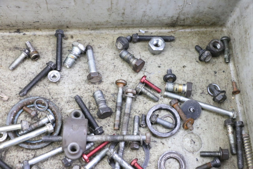 photo de SCREW FASTENER BAG PEUGEOT TKR TREKKER FURIOUS 50 (2005 - 2014) - Alternative perspective