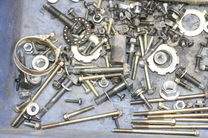 photo de SCREWS BAG PEUGEOT VIVACITY 125 (2010 - 2017) - Alternative perspective