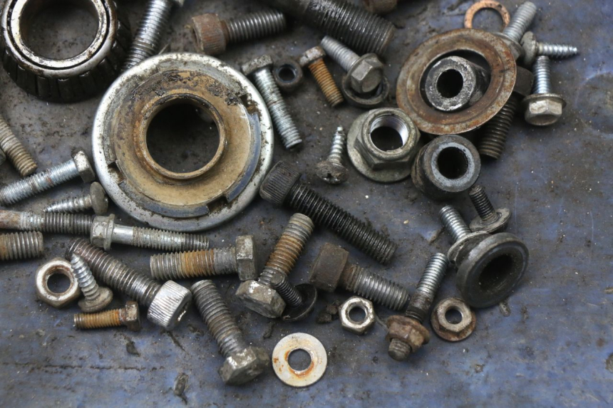 photo de SCREWS BAG YCF PIT BIKE 125 (2010 - 2018) - Zoom on usage condition