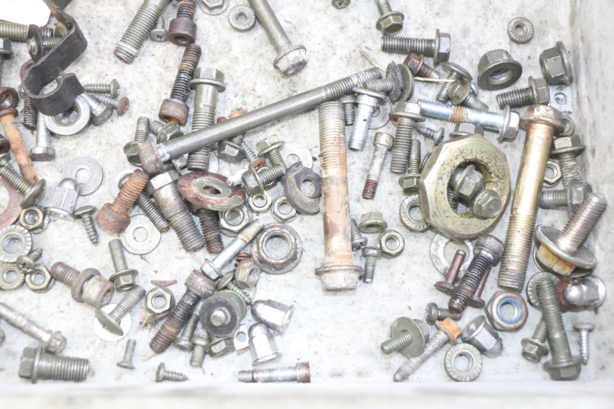 photo de SCREW FASTENER BAG YAMASAKI RAPTOR 50 (2013 - 2018) - Zoom on usage condition