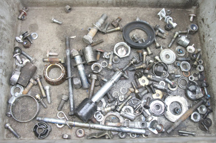 photo de SCREW FASTENER BAG GILERA RK 50 (1996 - 1999) - Component detail