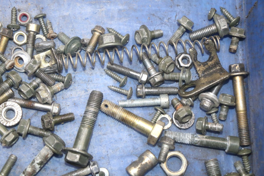 photo de SCREW FASTENER BAG KEEWAY RY6 2T 50 (2011 - 2019) - Zoom on usage condition