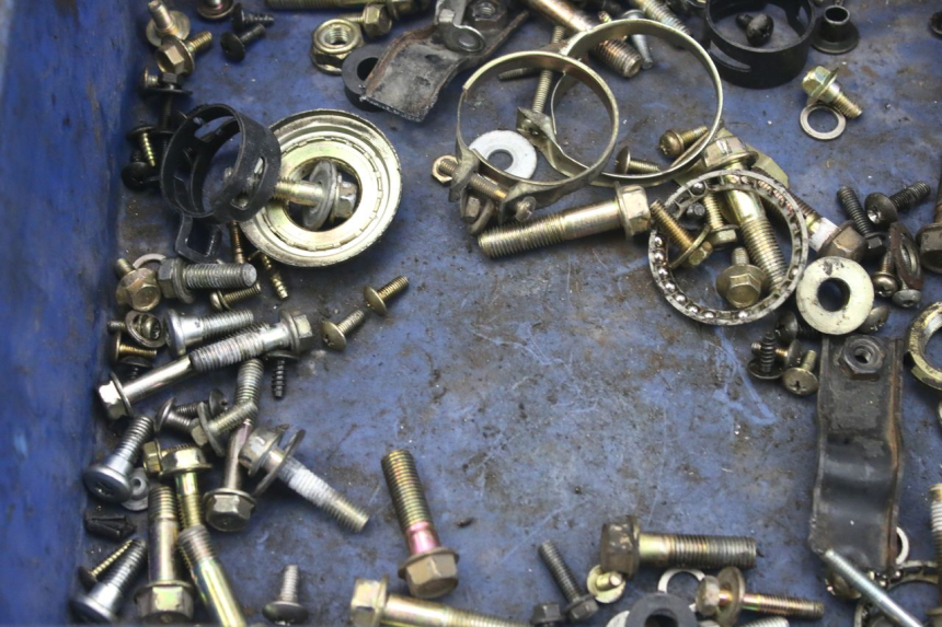 photo de SCREW FASTENER BAG DAELIM S2 FI 125 (2008 - 2017) - Zoom on usage condition