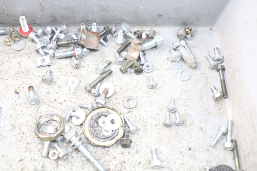 photo de SCREW FASTENER BAG JM MOTORS SANTANA 50 (2014 - 2023) - Alternative perspective