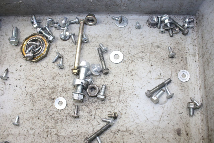 photo de SCREW FASTENER BAG JM MOTORS SANTANA 50 (2014 - 2023) - Alternative perspective