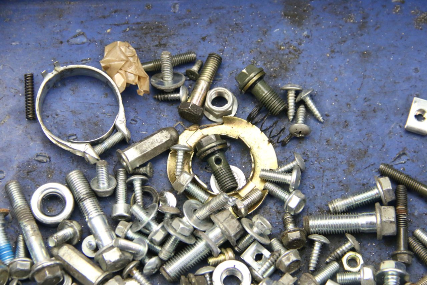 photo de SCREW FASTENER BAG JM MOTORS SANTANA 50 (2014 - 2023) - Zoom on usage condition