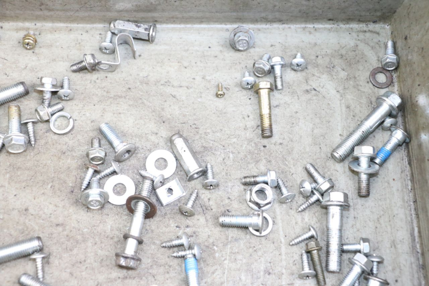 photo de SCREW FASTENER BAG JM MOTORS SANTANA 50 (2014 - 2023) - Alternative perspective