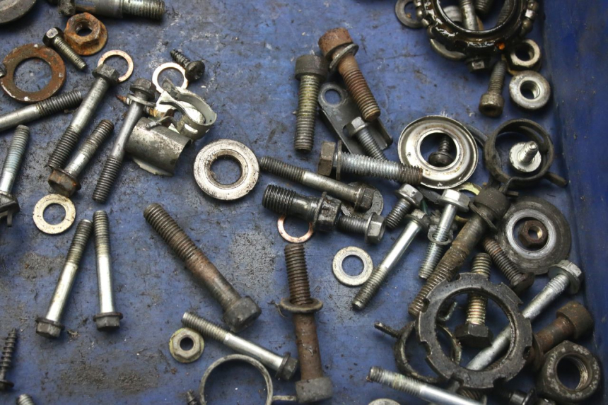 photo de SCREW FASTENER BAG PEUGEOT SATELIS 125 (2010 - 2012) - Zoom on usage condition