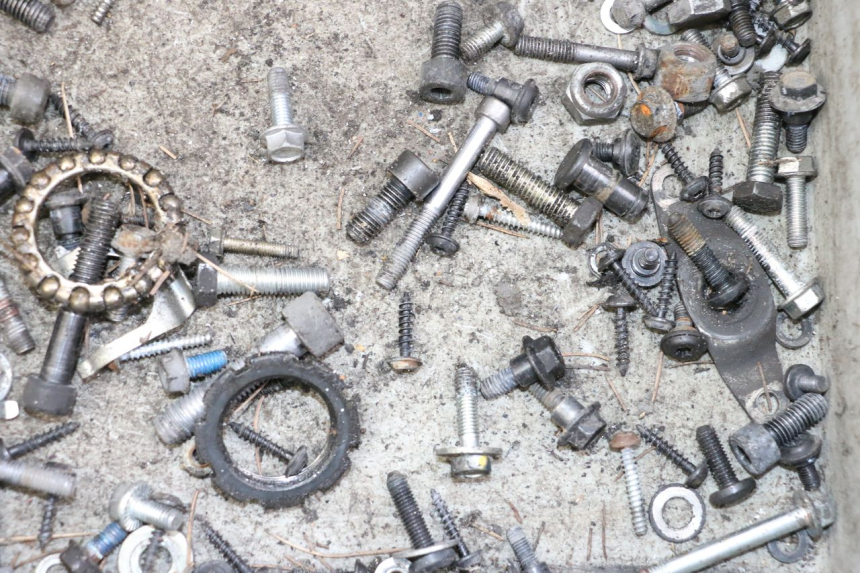 photo de SCREWS BAG PEUGEOT SATELIS 125 (2013 - 2018) - Alternative perspective