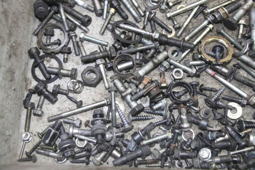 photo de SCREWS BAG PEUGEOT SATELIS 125 (2013 - 2018) - Alternative perspective