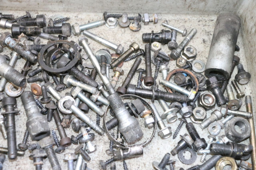 photo de SCREWS BAG PEUGEOT SATELIS 125 (2013 - 2018) - Product overview