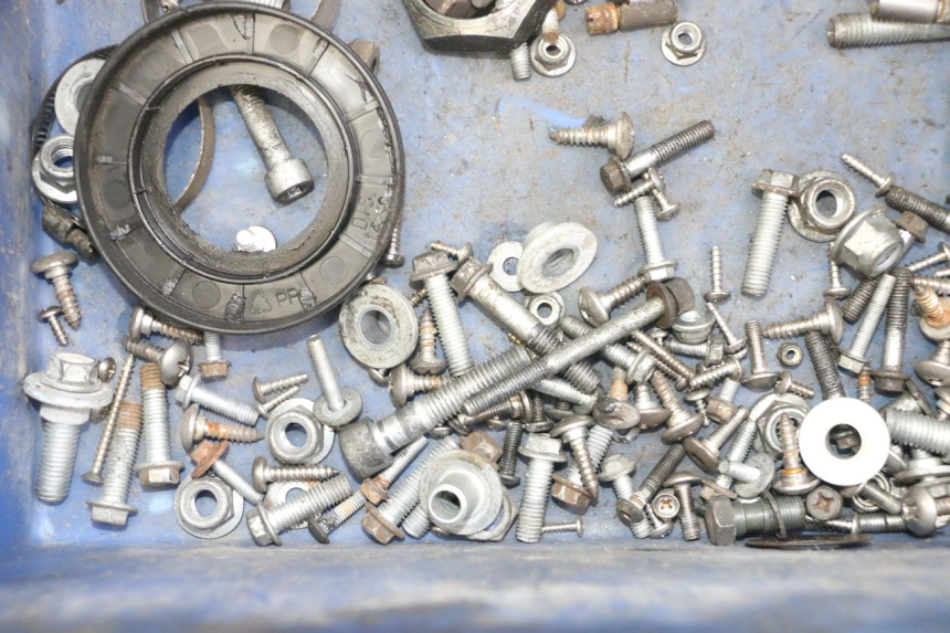 photo de SCREWS BAG APRILIA SCARABEO GT TOURING 125 (1999 - 2005) - Zoom on usage condition