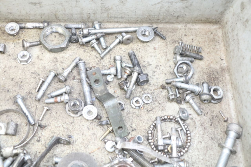 photo de SCREW FASTENER BAG APRILIA SCARABEO 100 (2003 - 2012) - Alternative perspective