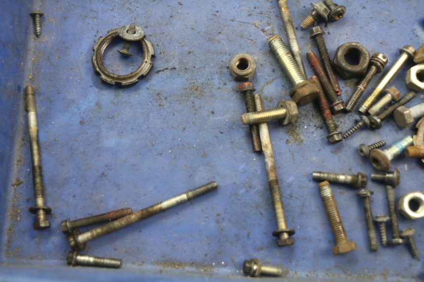 photo de SCREWS BAG PEUGEOT SPEEDFIGHT 2 AC 50 (2000 - 2009) - Alternative perspective