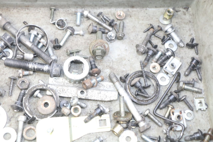 photo de SCREW FASTENER BAG APRILIA SR 2T 50 (2012 - 2017) - Alternative perspective