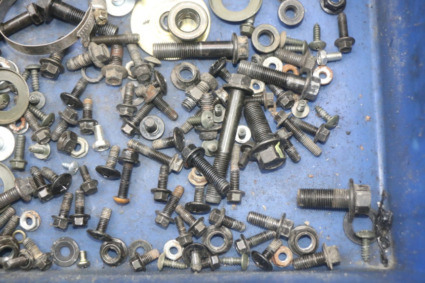 photo de SCREW FASTENER BAG HYTRACK ST 170 (2020 - 2024) - Technical close-up