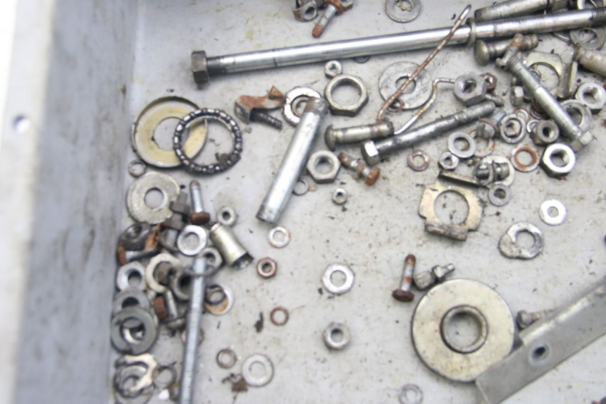 photo de SCREW FASTENER BAG JAWA STELLA BABETTA 134 50 - Zoom on usage condition