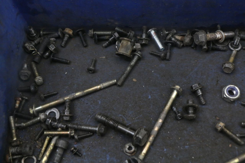 photo de SCREWS BAG PEUGEOT STREETZONE 2T 50 (2014 - 2019) - Component detail