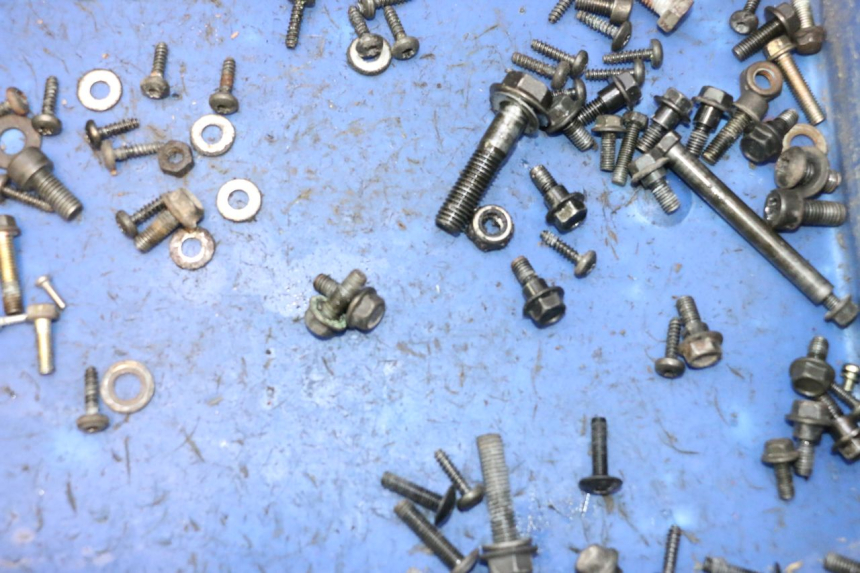 photo de SCREWS BAG PEUGEOT STREETZONE NAKED 2T 50 (2014 - 2018) - Alternative perspective