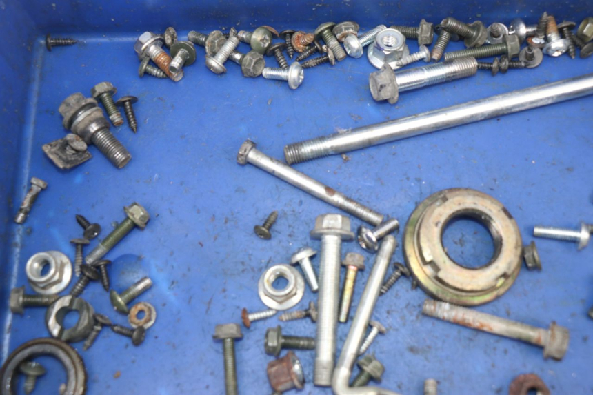 photo de SCREWS BAG PEUGEOT SUM UP 125 (2008 - 2013) - Alternative perspective