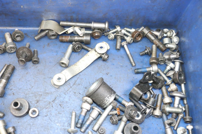 photo de SCREWS BAG SUZUKI GSX F GSXF 650 (2007 - 2015) - Alternative perspective