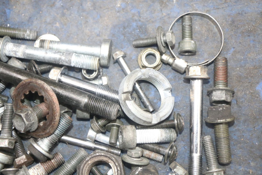 photo de SCREW FASTENER BAG SUZUKI SV N 650 (1999 - 2002) - Zoom on usage condition