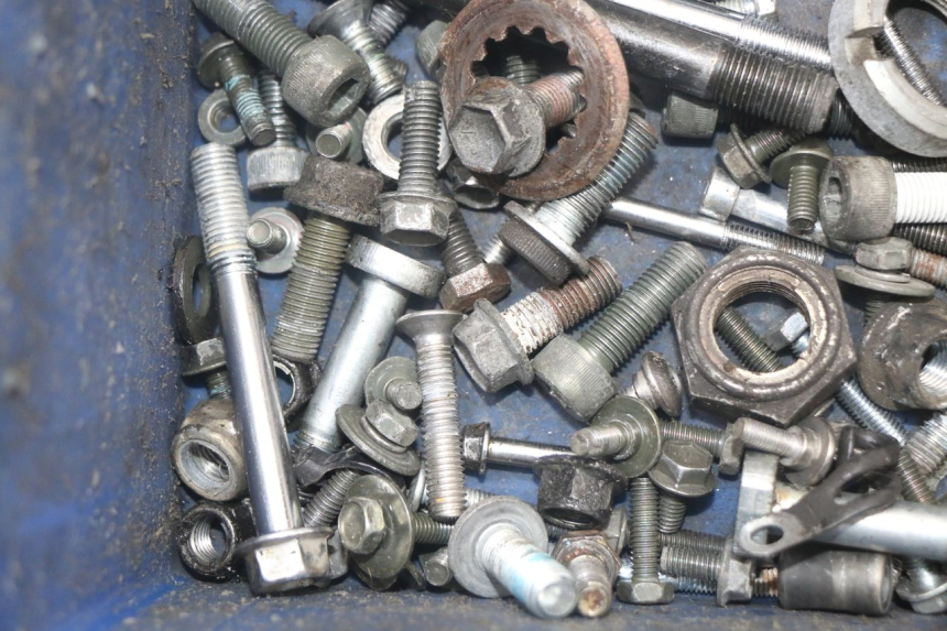 photo de SCREW FASTENER BAG SUZUKI SV N 650 (1999 - 2002) - Alternative perspective