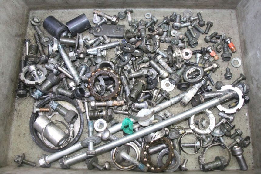 photo de SCREWS BAG SUZUKI SV S 650 (2003 - 2009) - Main view