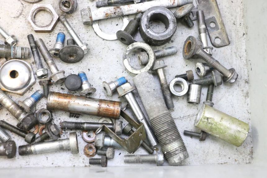 photo de SCREWS BAG SUZUKI SV S 650 (2003 - 2009) - Technical close-up